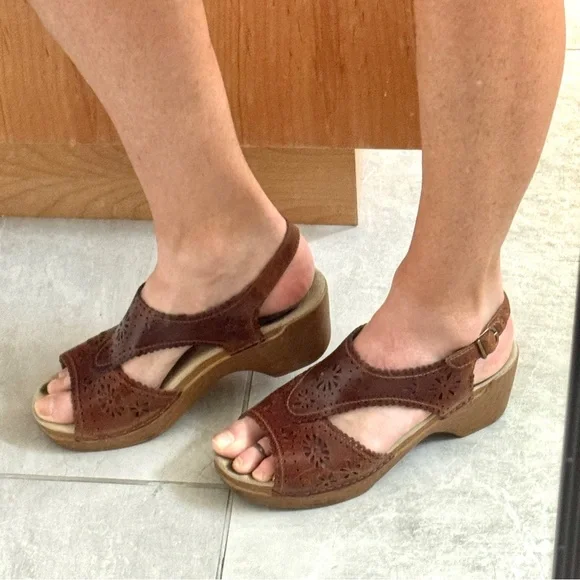Dansko Sakura Brown Cutout Leather Slingback Block Heel Sandals CLOGS wedges 9.5 - Picture 2 of 11
